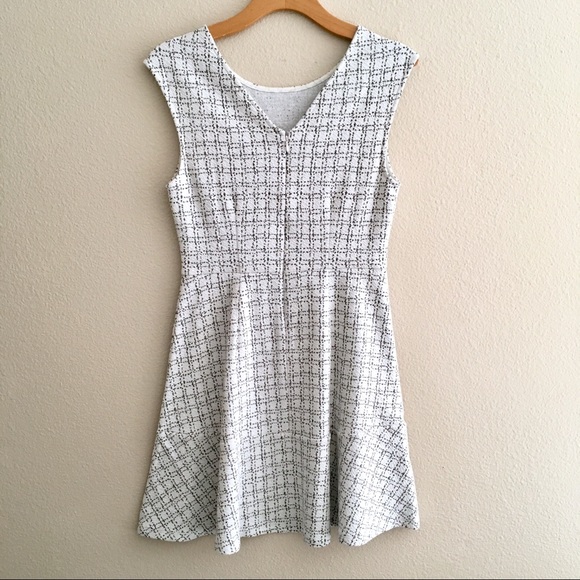 NEW Loft White and Black Print Skater Dress Sz 2 - Picture 2 of 8